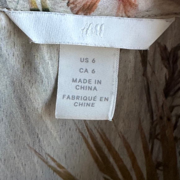 Birds & Butterfulies Shirt🦋 - Picture 3 of 5